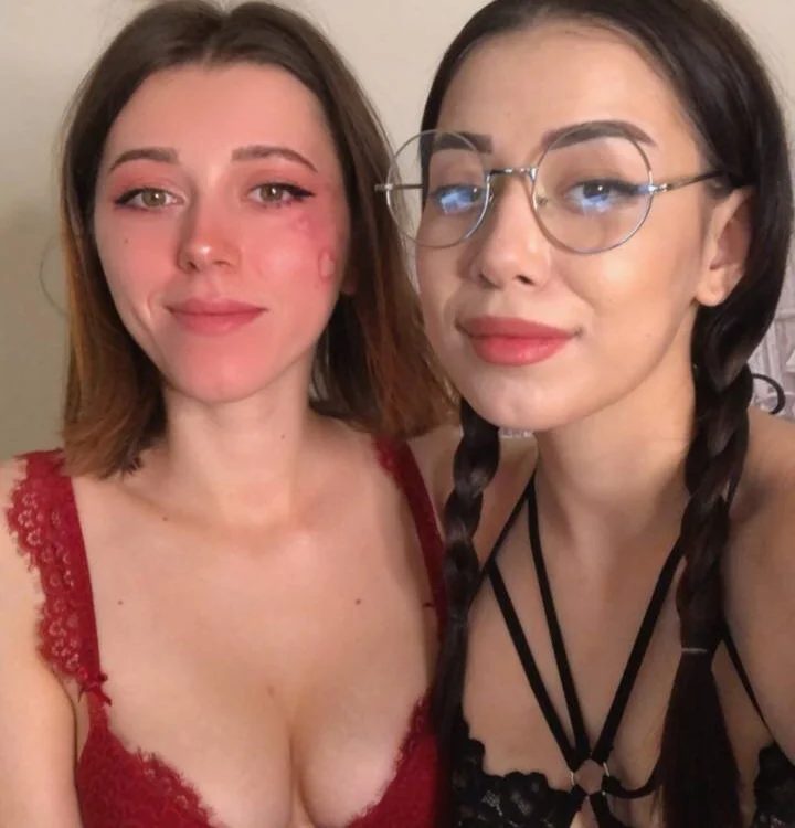 JuliaMorrls' Offline Chat Room