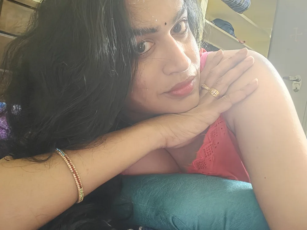 Hariteja1089's Offline Chat Room