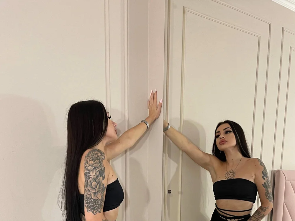 Miss_Cleopatra_'s Offline Chat Room