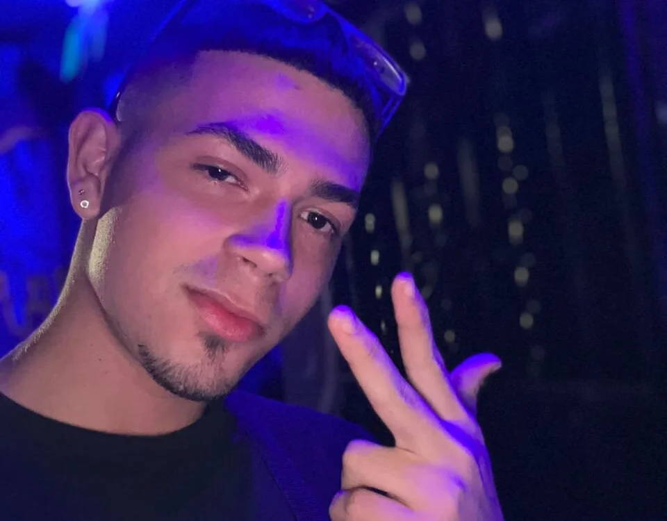 Nathaniel_Jammes Offline XXX Chat