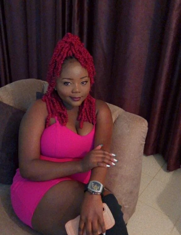 Tanisha_Mel's Offline Chat Room