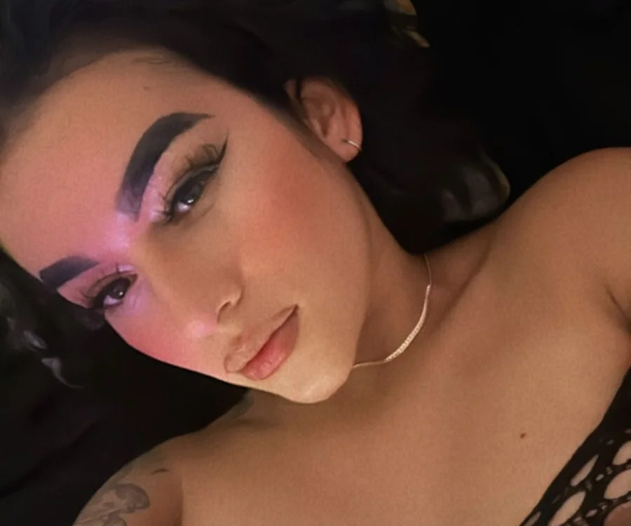 milikaaaaaa's Offline XXX Chat