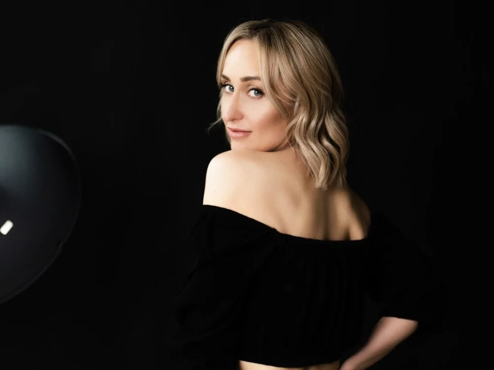 Emely_Star Chat XXX offline