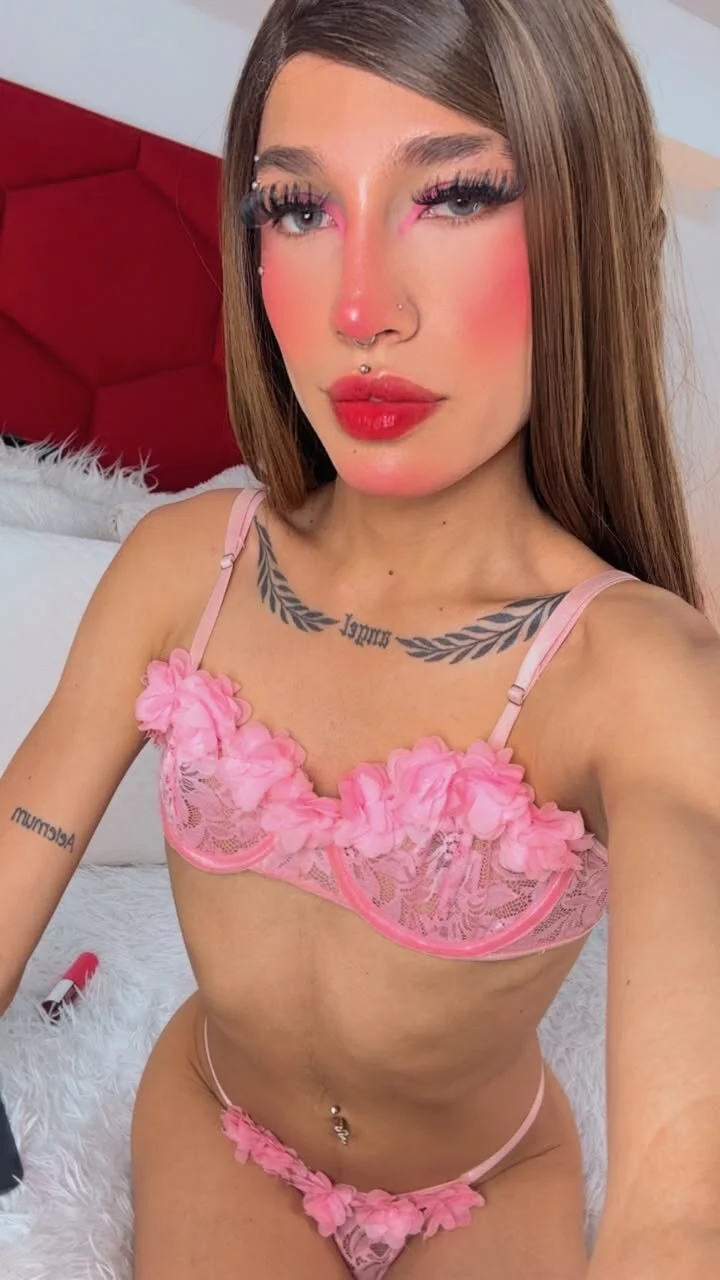XXX Porn Photo of Nude Aria_Bugatti 13