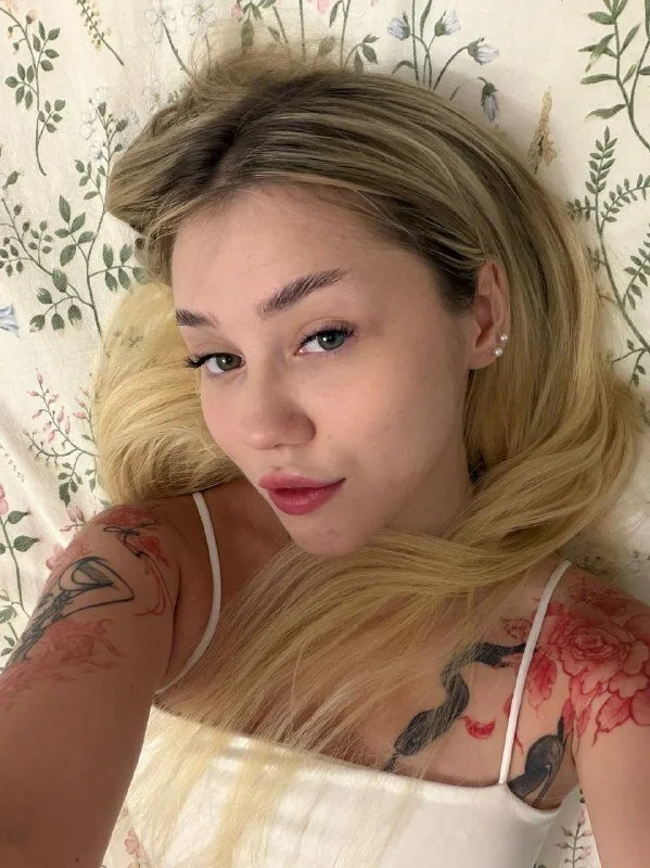 XXX Porn Photo of Nude ElseMartes 15