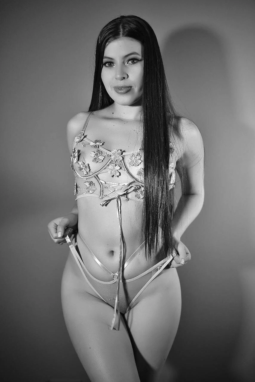 XXX Porn Photo of Nude Hillary_myerss_ 3