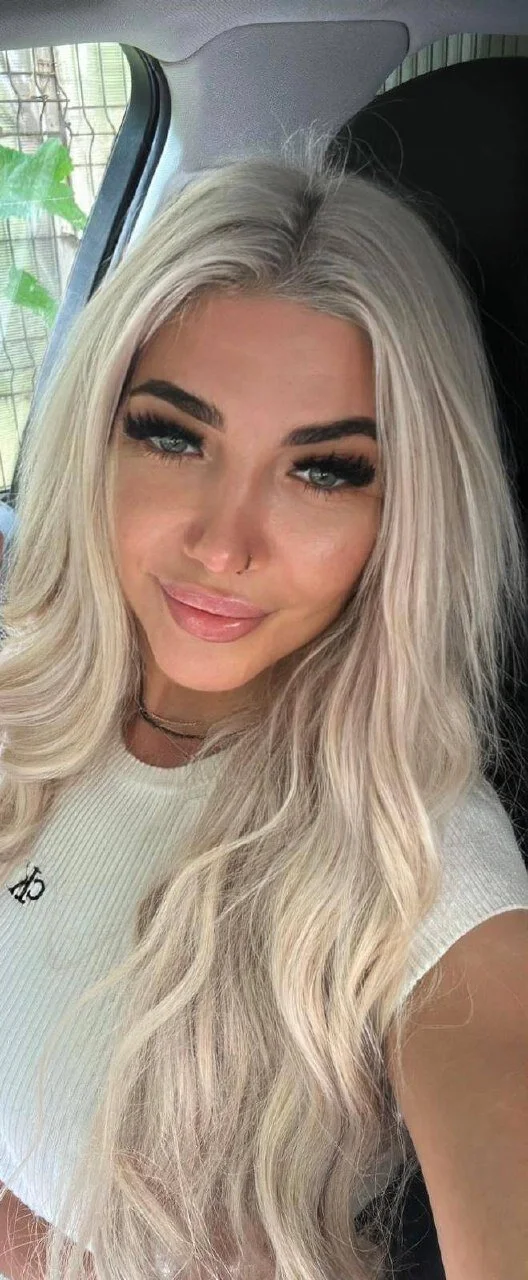 XXX Porn Photo of Nude SnowyElsaa 4
