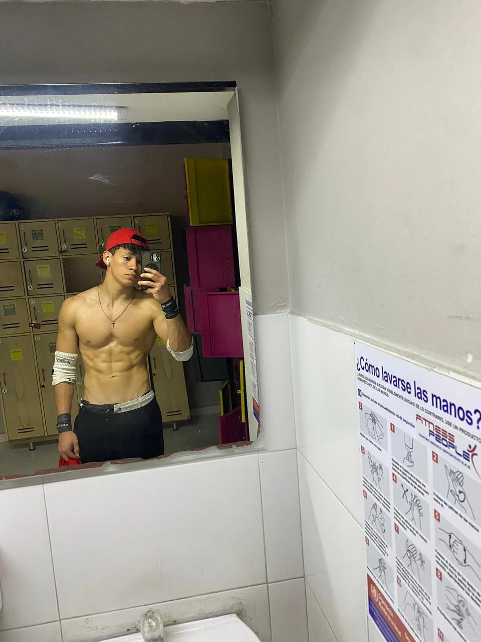 XXX Porn Photo of Nude Luke_Muscle 22