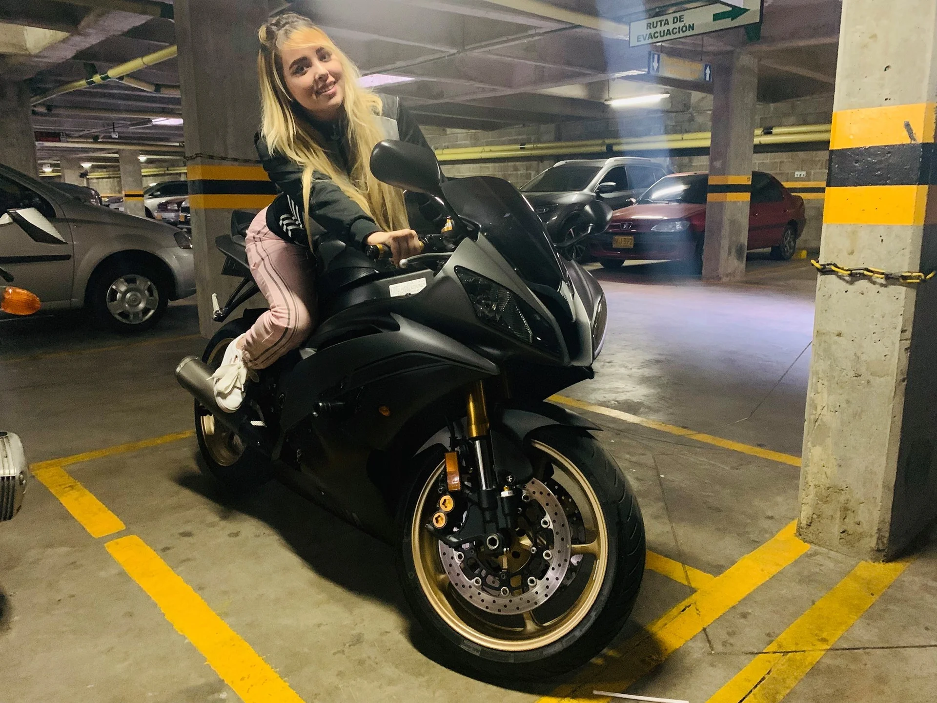 XXX Porn Photo of Nude Alirawrz 8