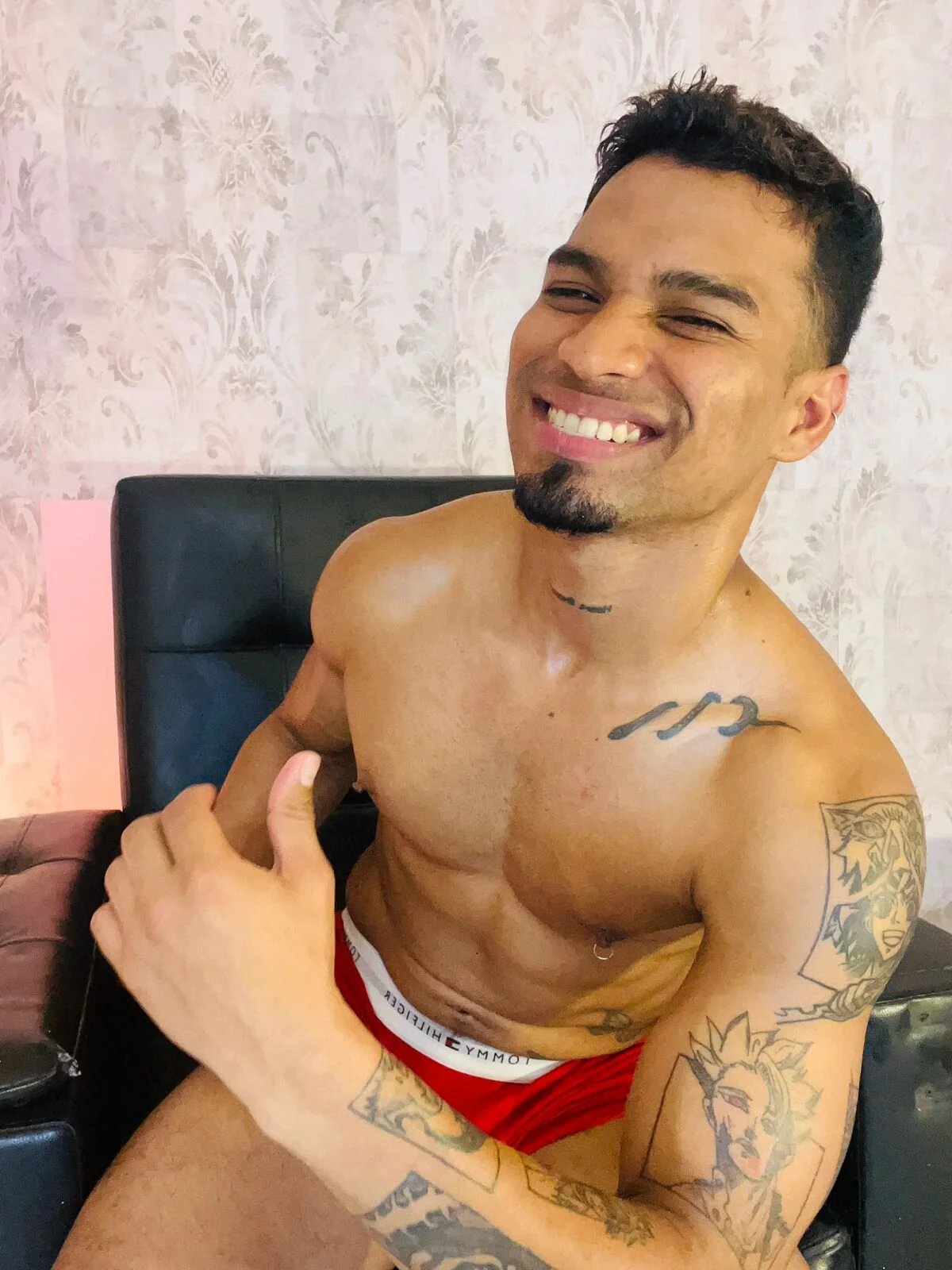XXX Porn Photo of Nude beako_strong 8