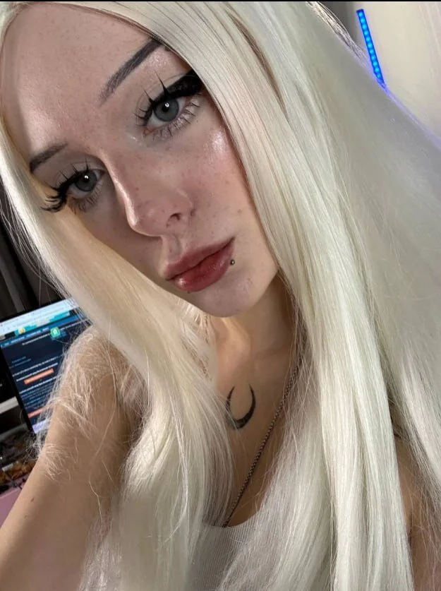 XXX Porn Photo of Nude lunaramyy 15