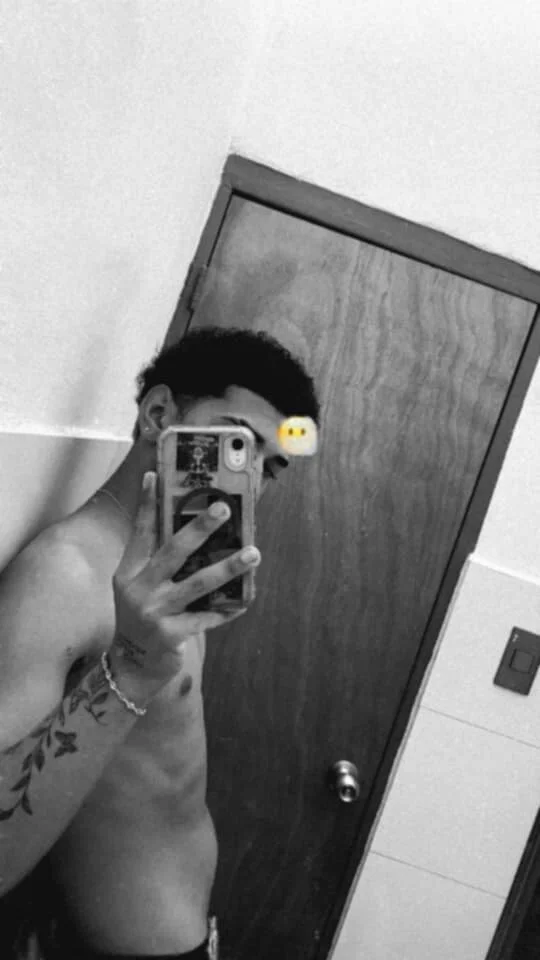 XXX Porn Photo of Nude efrain_boy 2