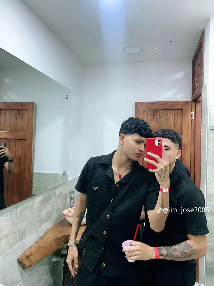 XXX Porn Photo of Nude sexy_boys_play 23