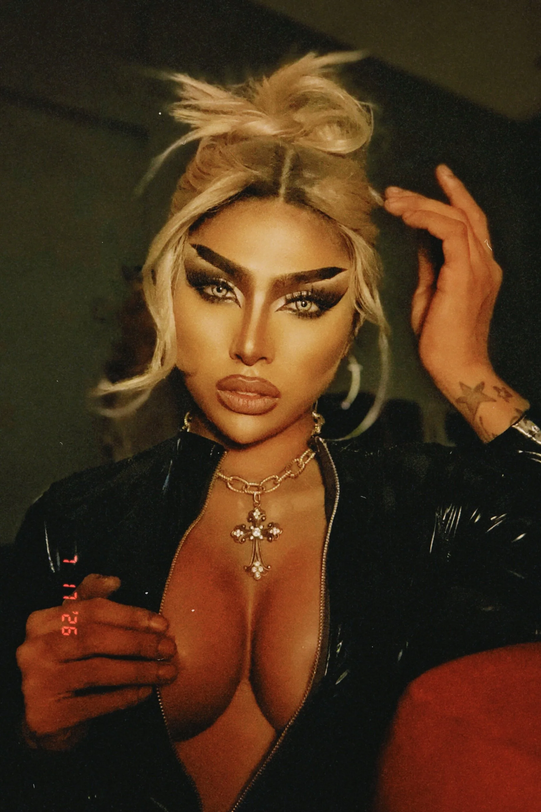 XXX Porn Photo of Nude MassiveCockTrans 18