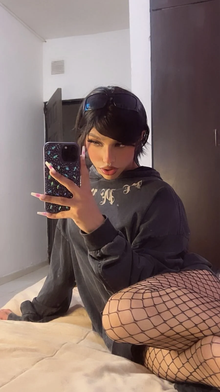 XXX Porn Photo of Nude Camille_deluxe 3