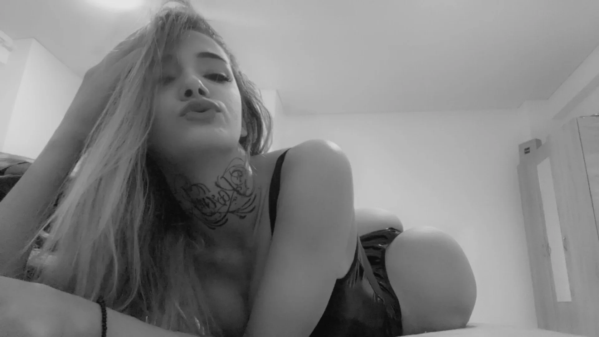 XXX Porn Photo of Nude blondie_muller 2