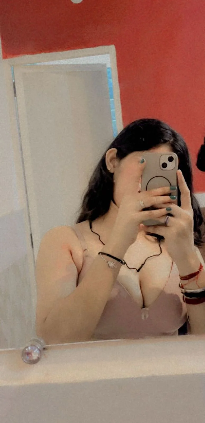 XXX Porn Photo of Nude Queen_angel01 5