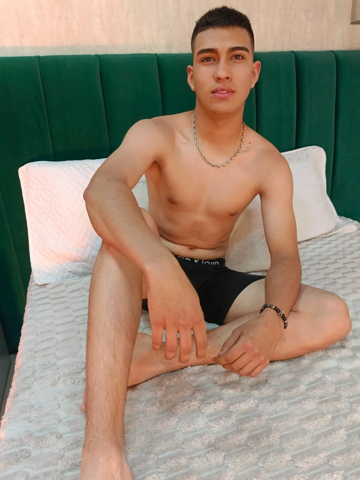 XXX Porn Photo of Nude josep_andrews 3
