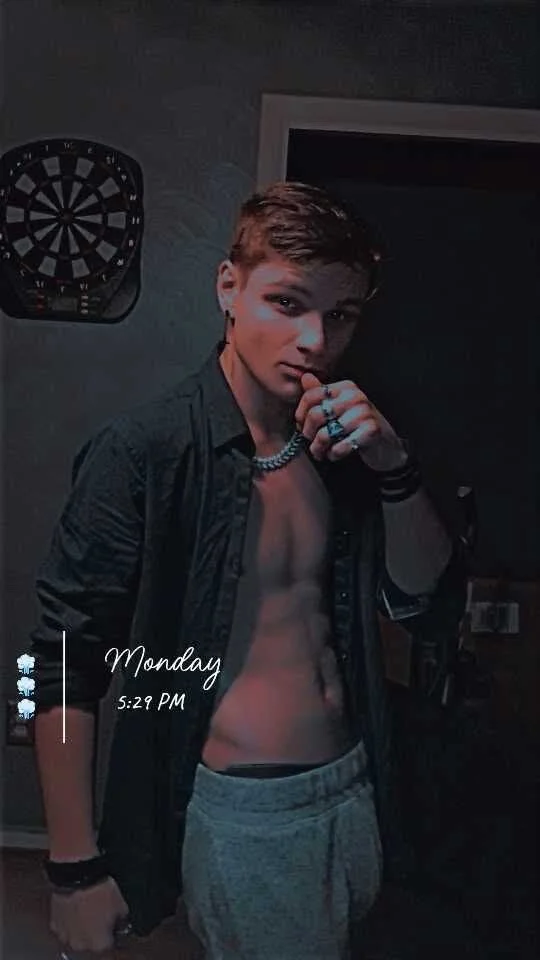 XXX Porn Photo of Nude goodguybigD69 1