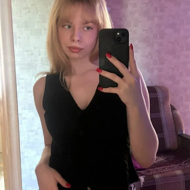 XXX Porn Photo of Nude SERBIAN_KISS 1