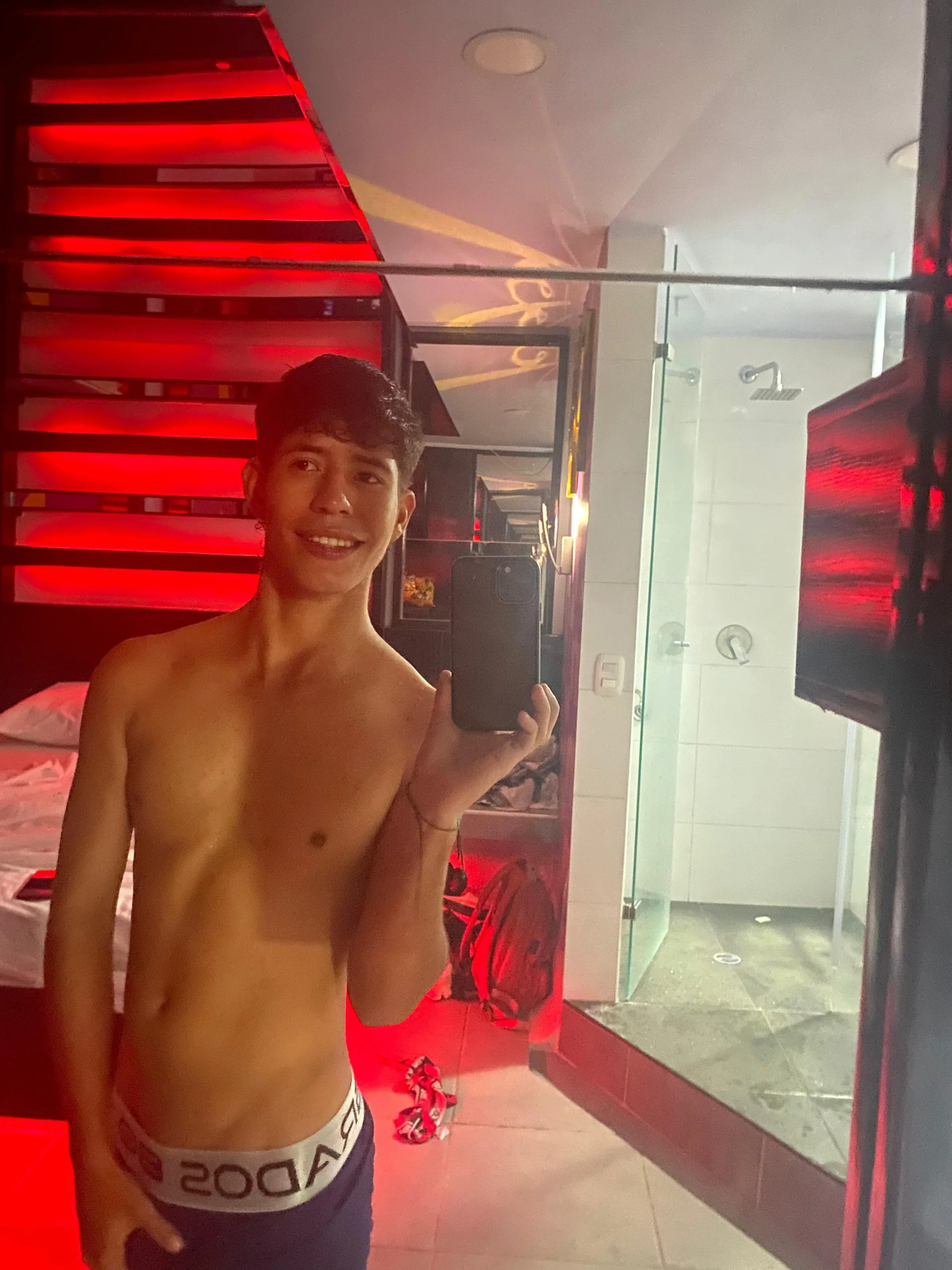 XXX Porn Photo of Nude dareck_18 3