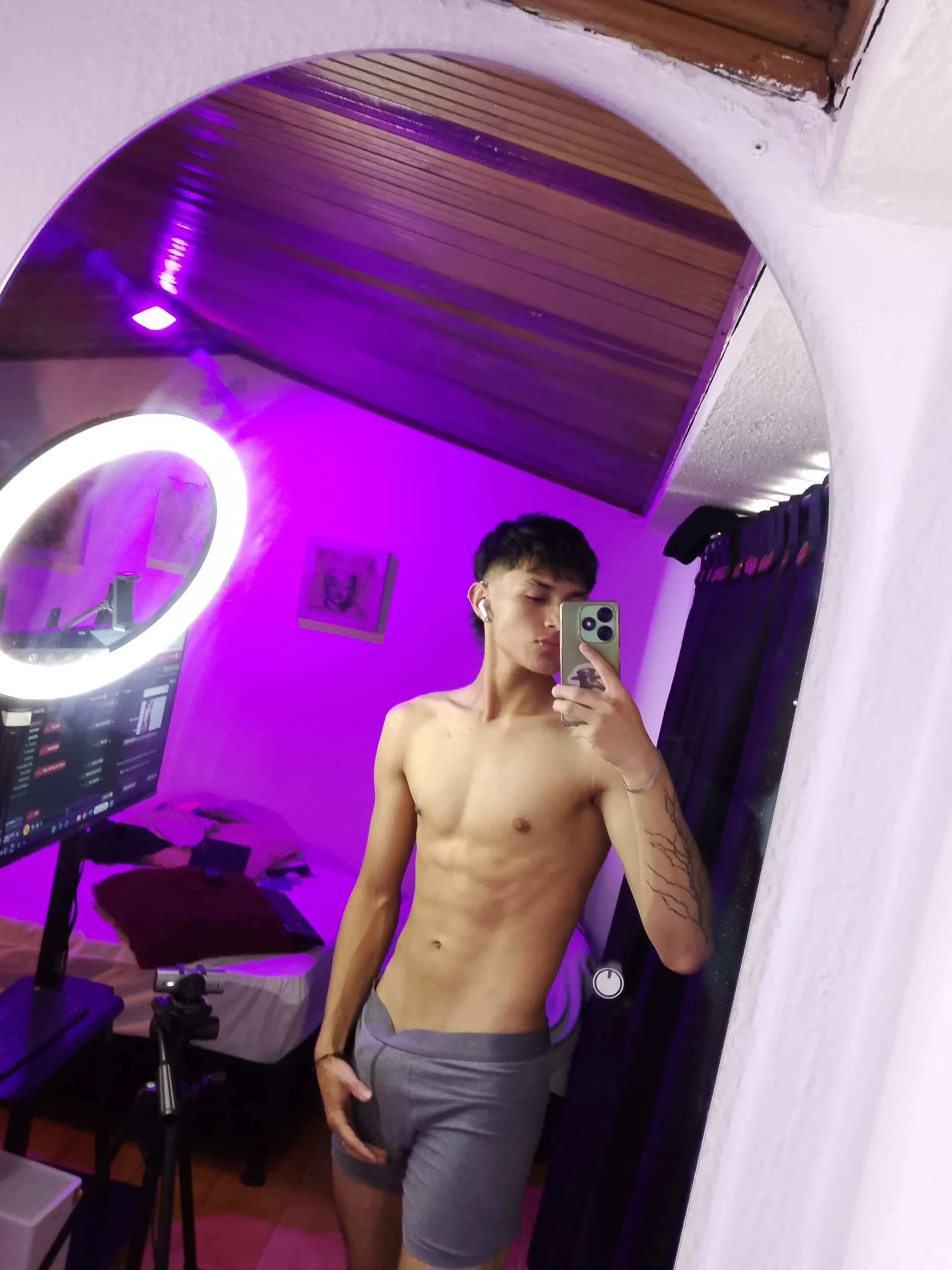 XXX Porn Photo of Nude Bastian_wolf_ 3