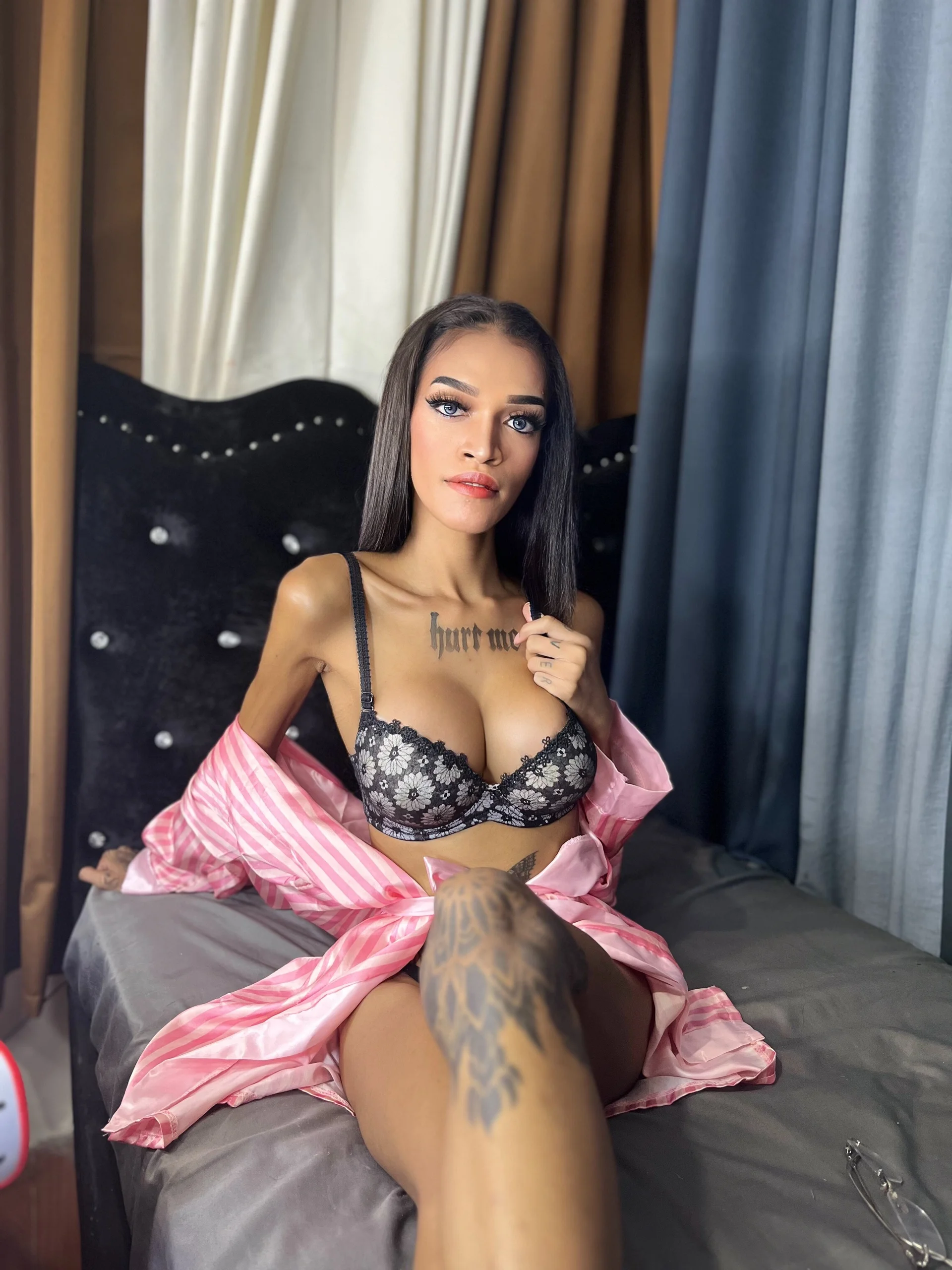 XXX Porn Photo of Nude urlatinagoddes4uxxx 12