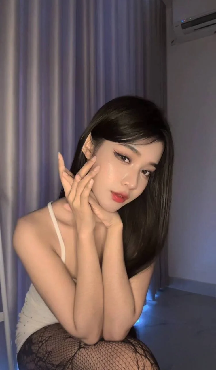 XXX Porn Photo of Nude rubycrumbell 1