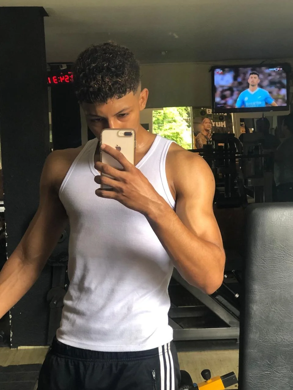 XXX Porn Photo of Nude RickyEbony 23