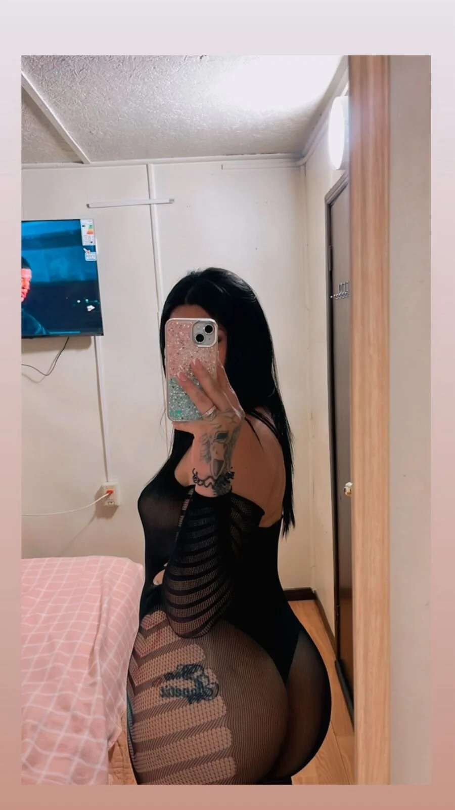 XXX Porn Photo of Nude Maggiebitchx 2