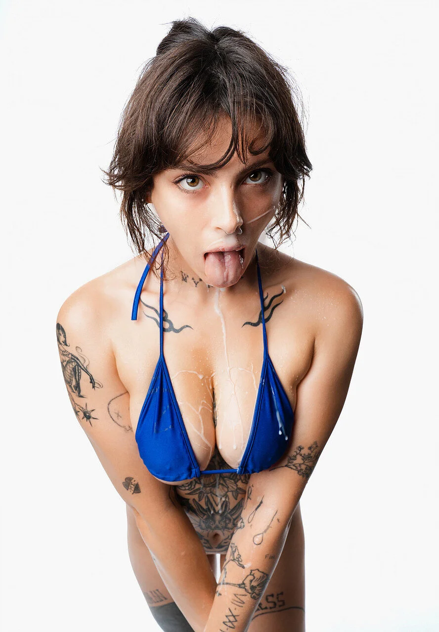 XXX Porn Photo of Nude GennaJames 13