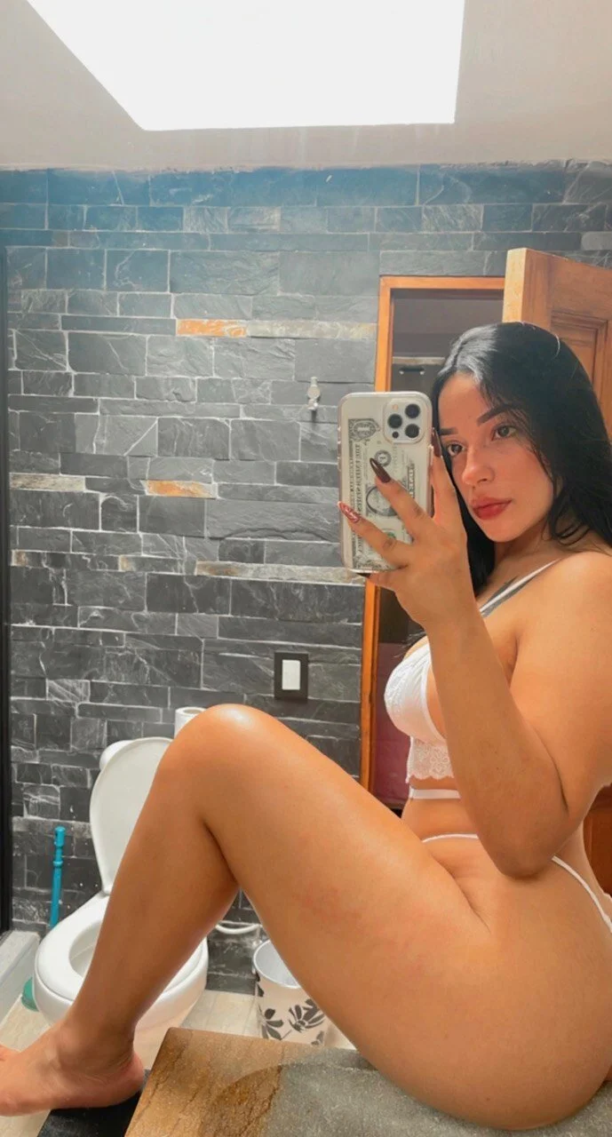 XXX Porn Photo of Nude AngelineConnor 94