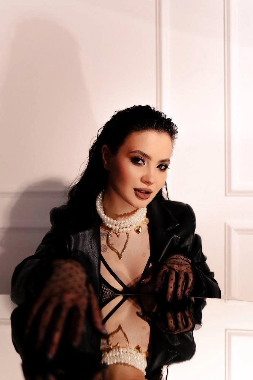XXX Porn Photo of Nude Just_Scarlet_ 26