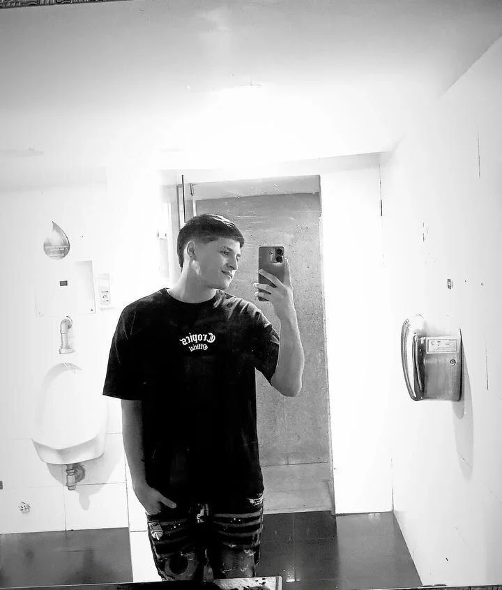 XXX Porn Photo of Nude Zack23__ 3