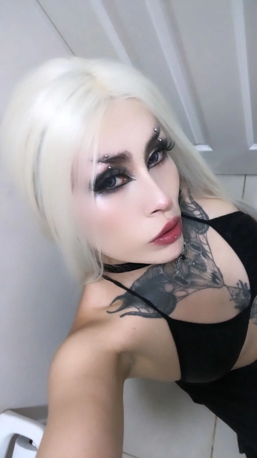 XXX Porn Photo of Nude Angelabl0odborne 5