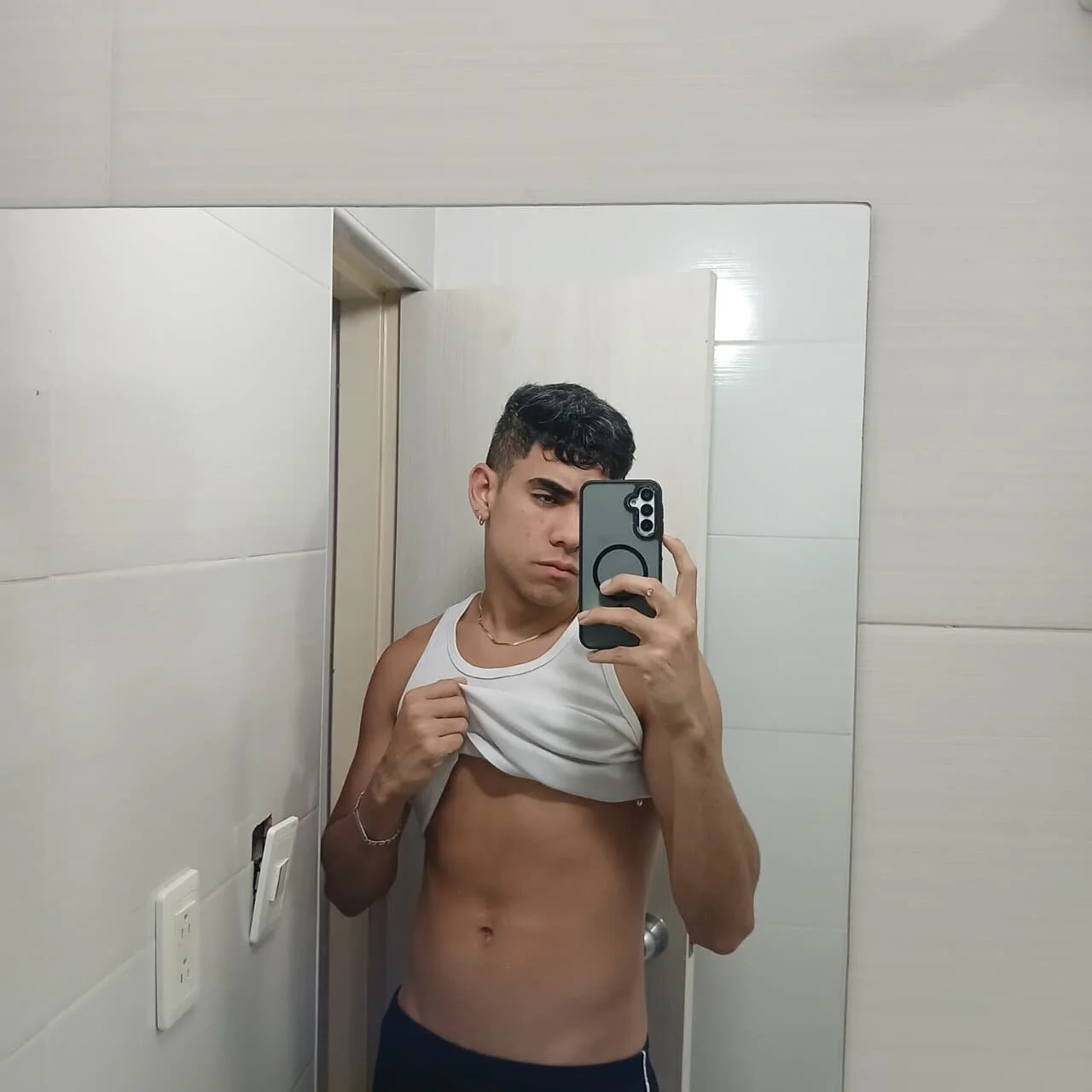 XXX Porn Photo of Nude zack_joness18 66