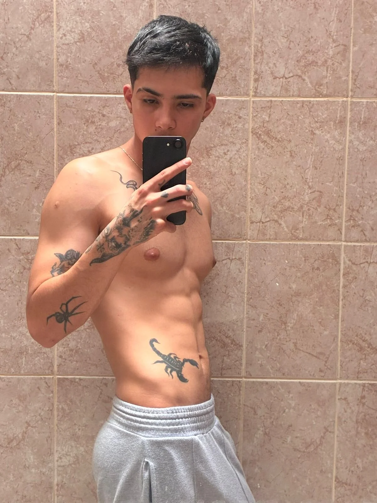 XXX Porn Photo of Nude mike_friends 2