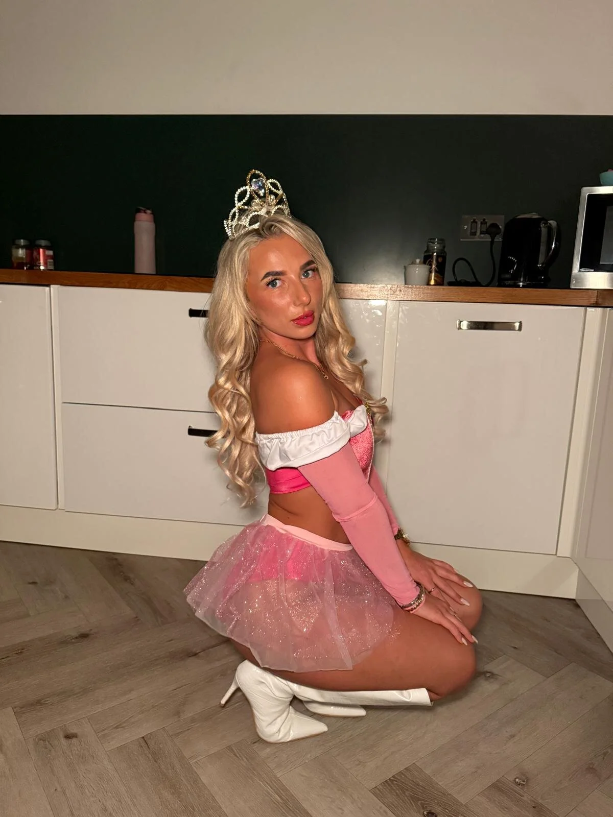 XXX Porn Photo of Nude SexyCee_x 2