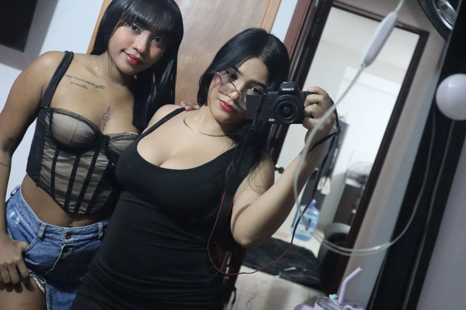 XXX Porn Photo of Nude oferandangelicagirls 1