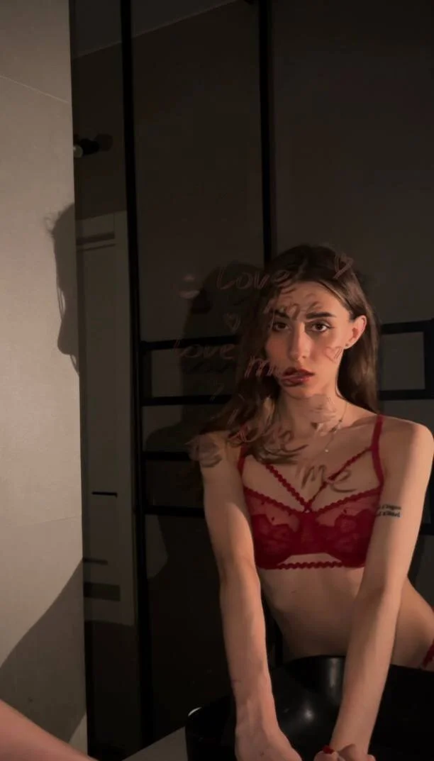 XXX Porn Photo of Nude HellPeach 38