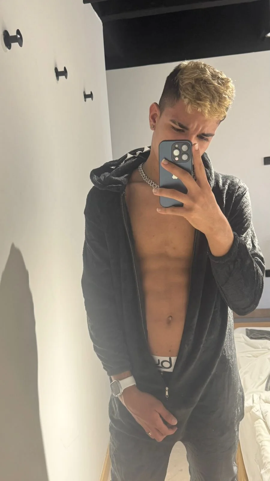 XXX Porn Photo of Nude Stiben_boy 10