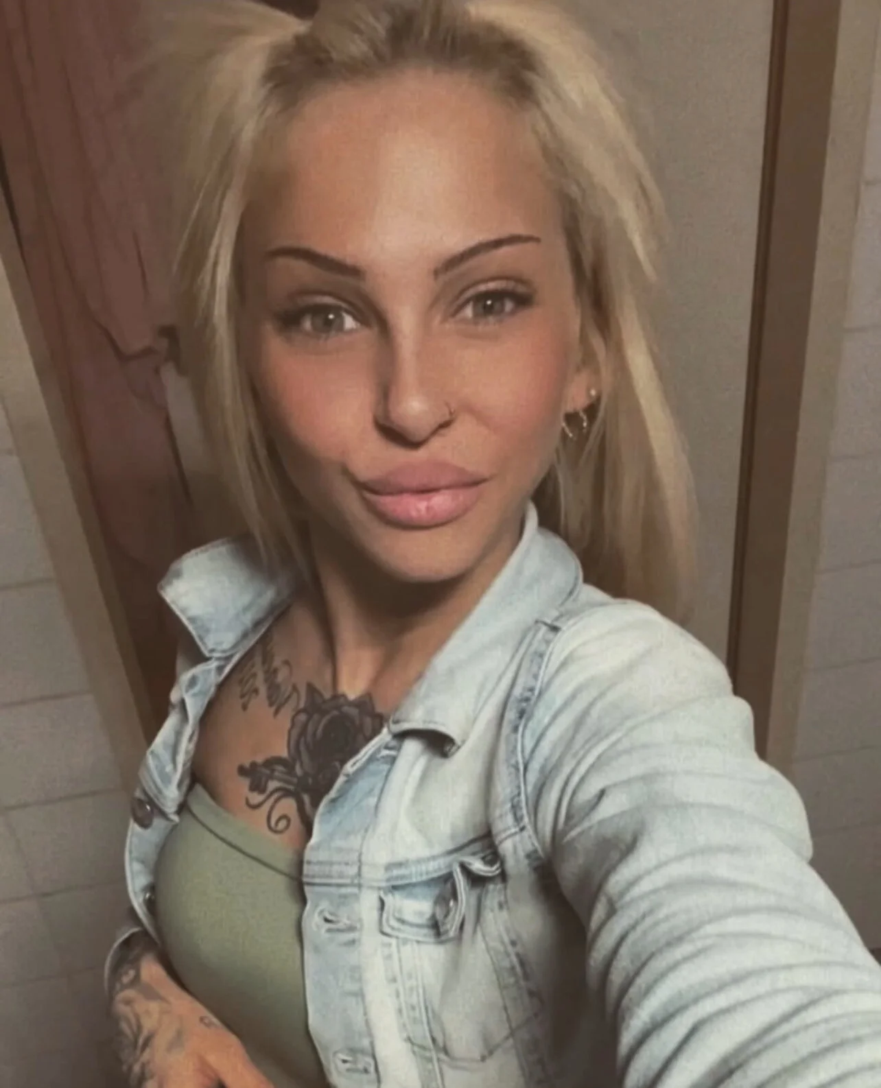XXX Porn Photo of Nude Leyla06Suzie 4