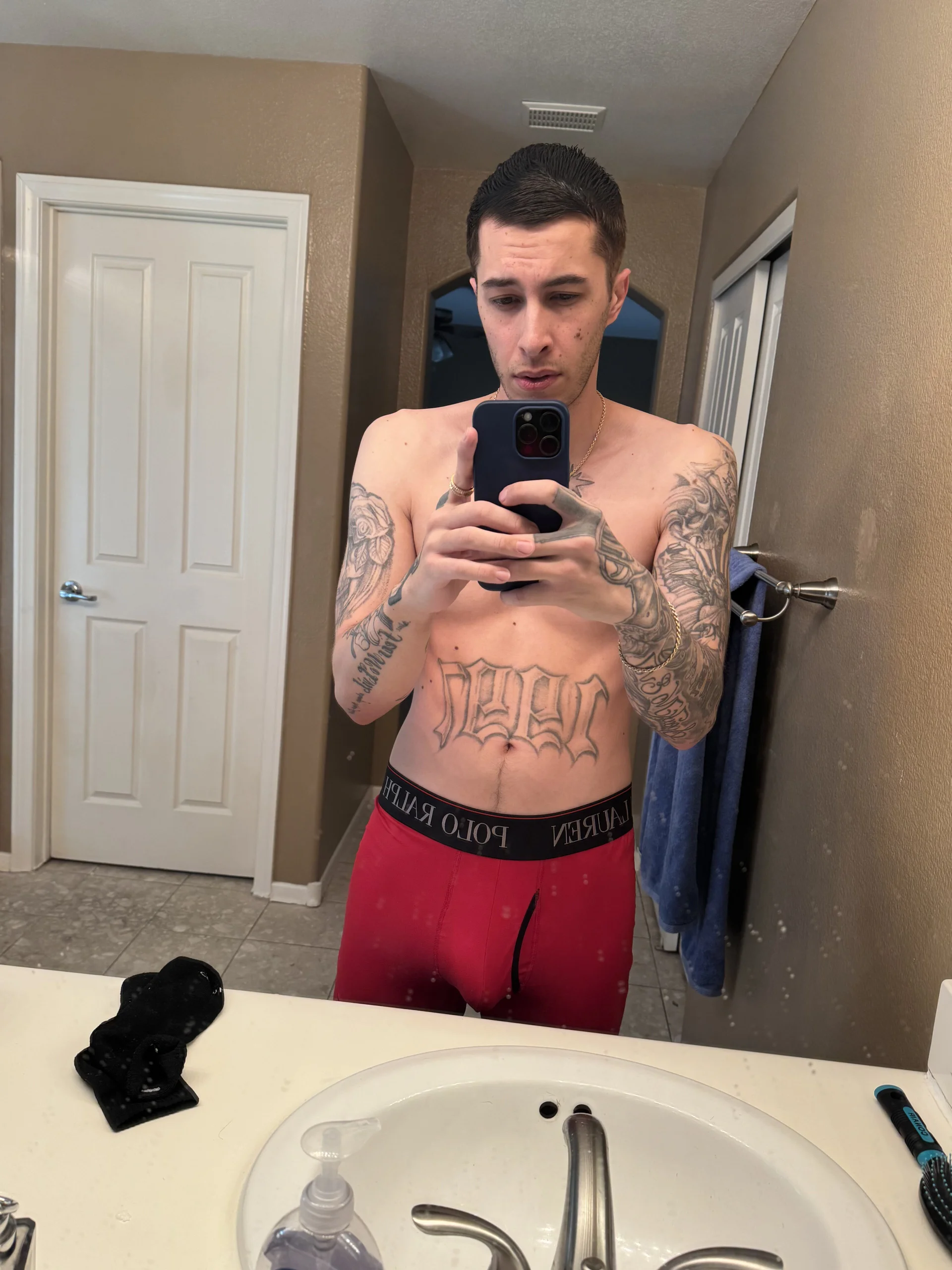 XXX Porn Photo of Nude JuicyJoshy 156