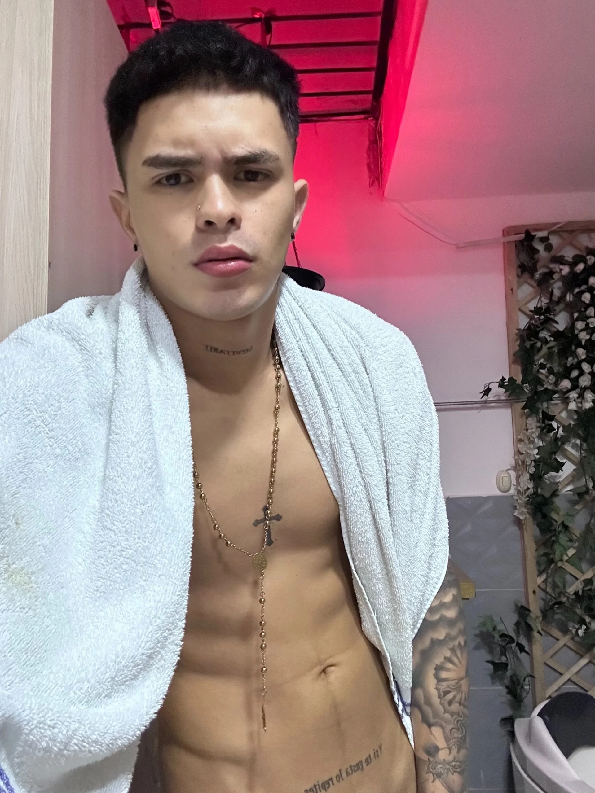 XXX Porn Photo of Nude huge_Santiago 26