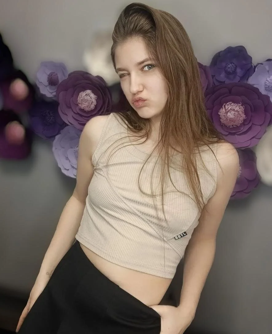 XXX Porn Photo of Nude Teeny_Girl 6