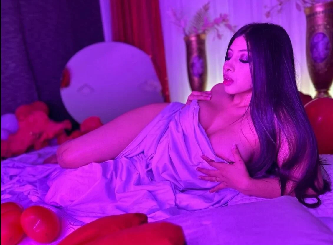 XXX Porn Photo of Nude Miia_Thompsonn 17