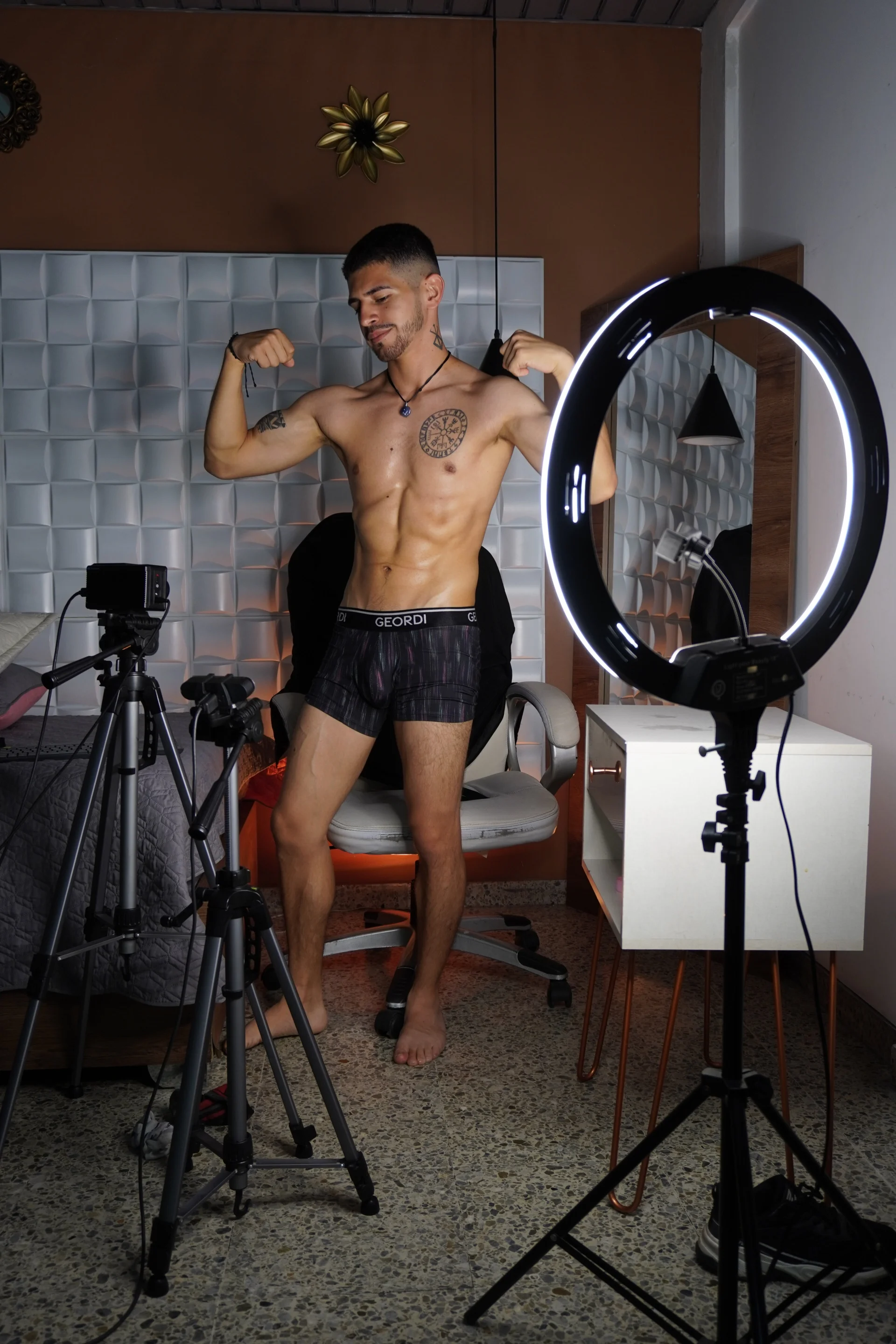XXX Porn Photo of Nude AlejandroStormm 33