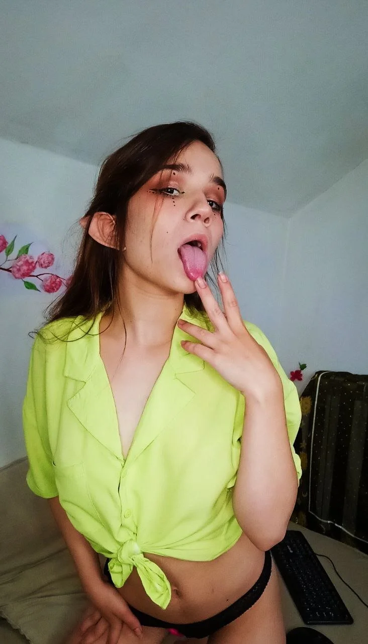 XXX Porn Photo of Nude Tiny_Witch 14