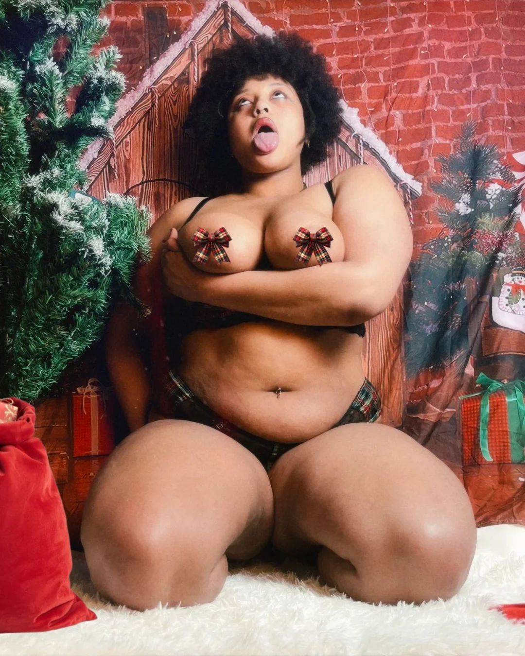 XXX Porn Photo of Nude TheeVixxxen 35