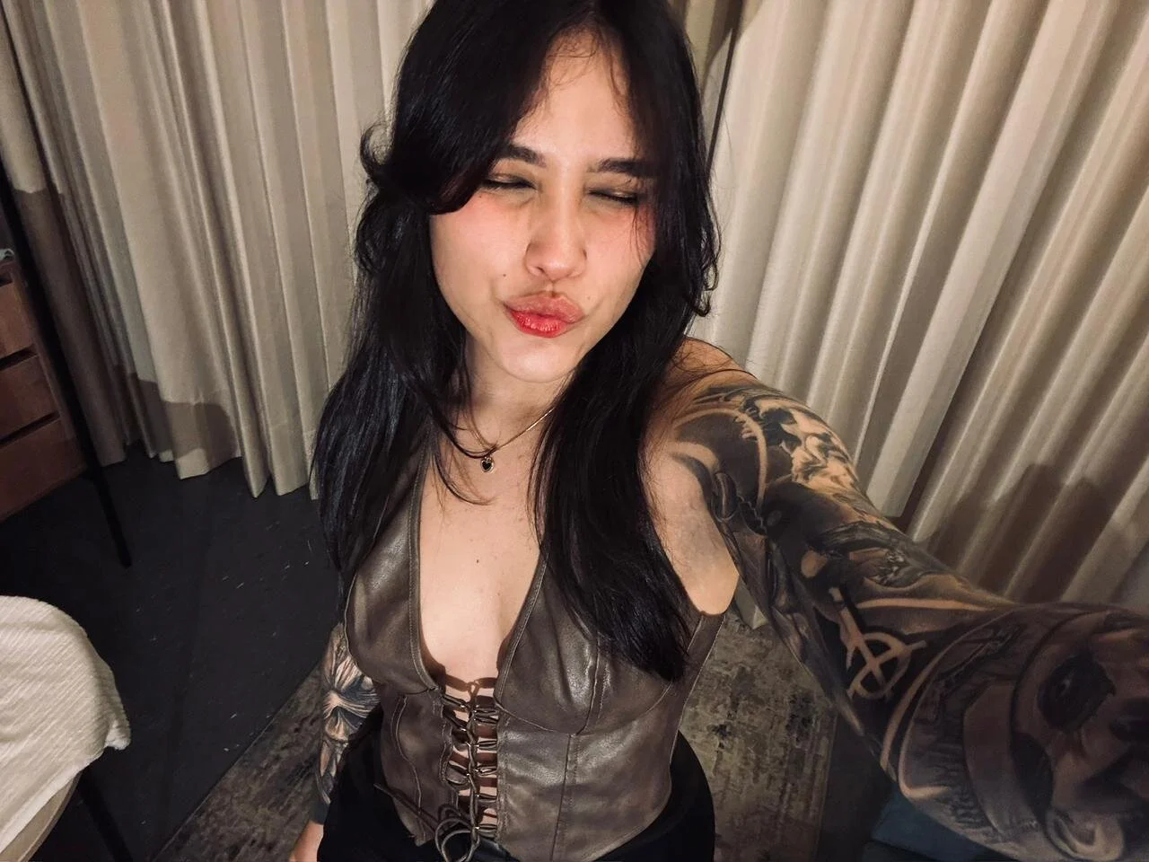 XXX Porn Photo of Nude sweett_dirty 1